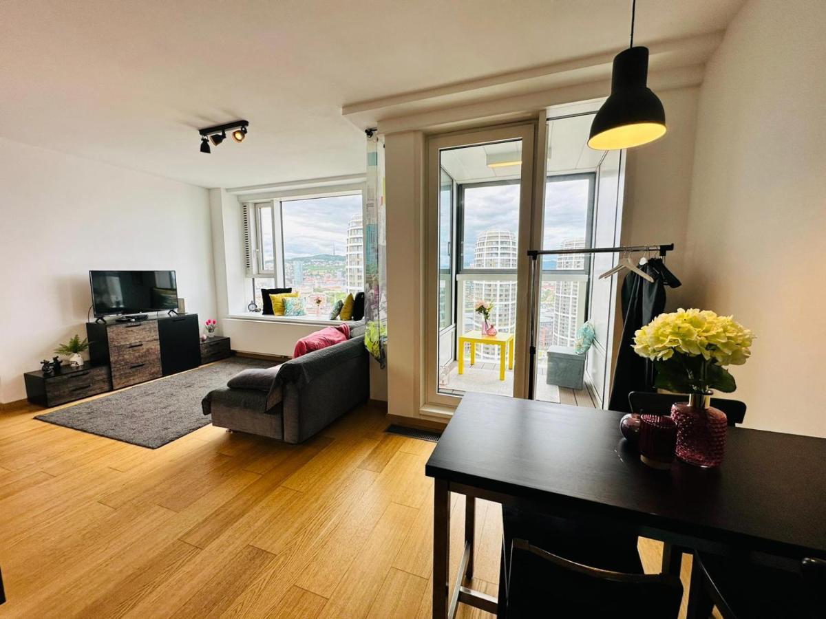 In Panorama On 25th Floor - Amazing View Close To Old Town Apartmán Bratislava