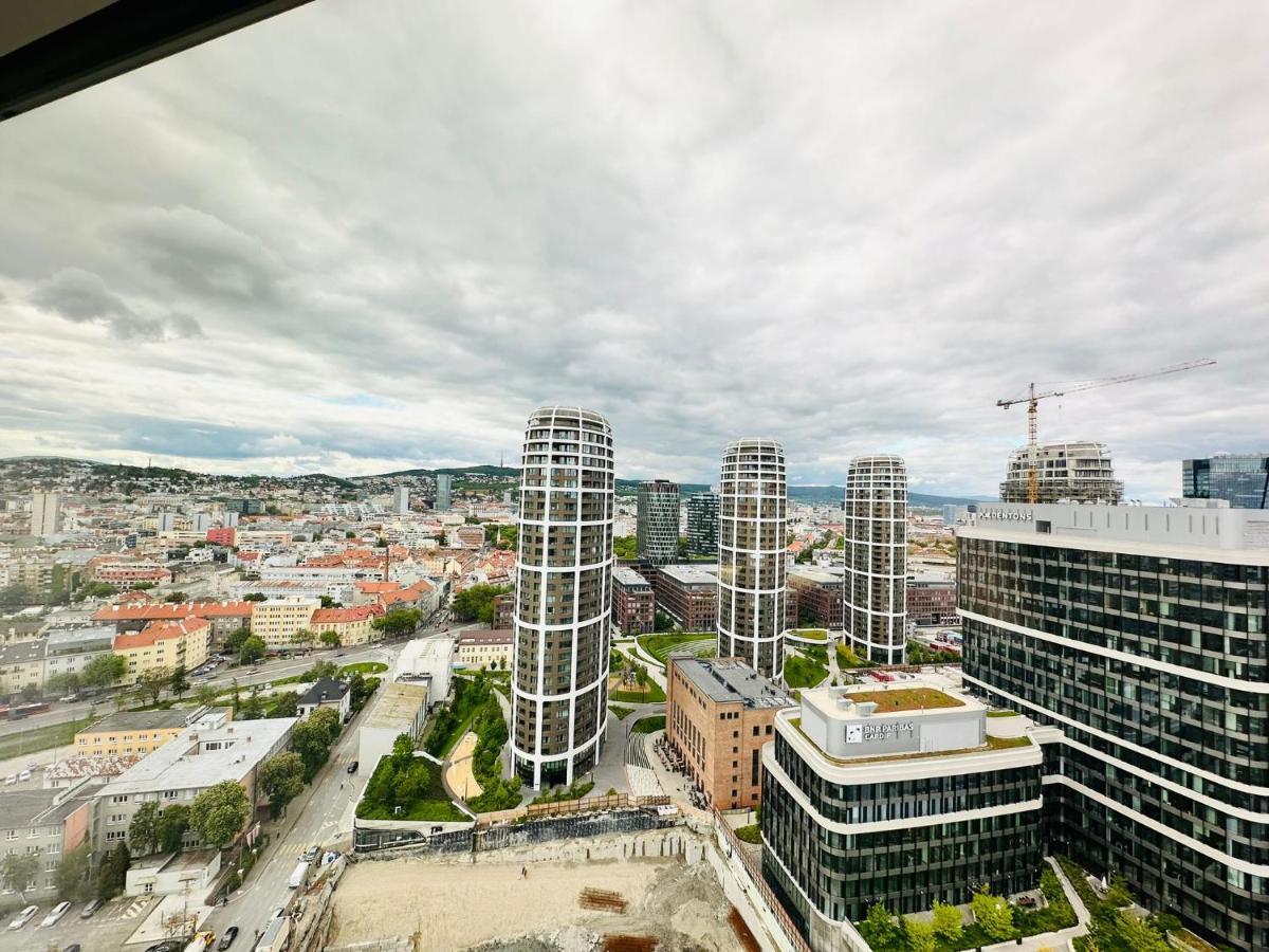 In Panorama On 25th Floor - Amazing View Close To Old Town Apartmán