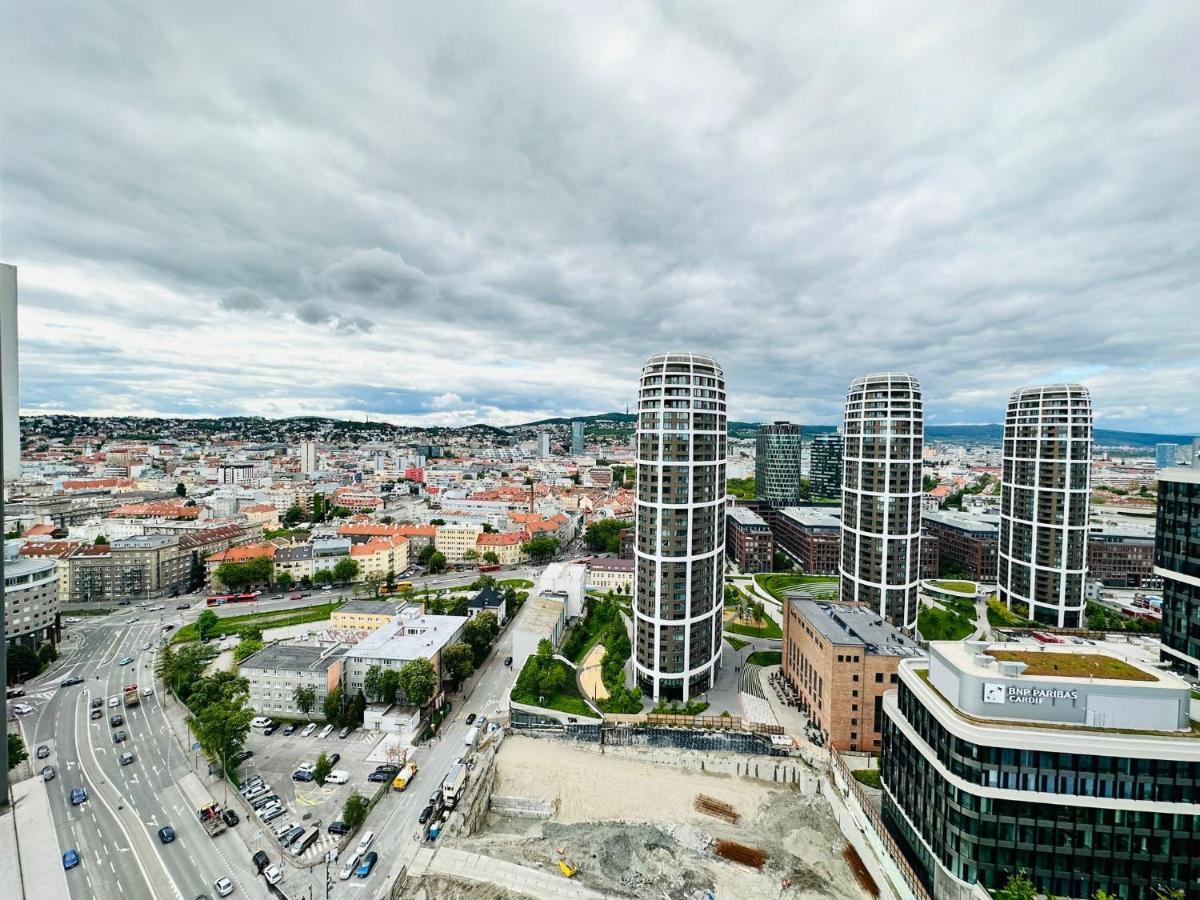 In Panorama On 25th Floor - Amazing View Close To Old Town Apartmán *