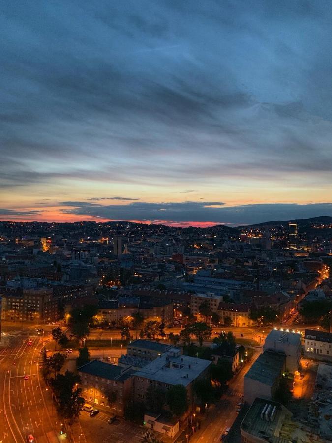 In Panorama On 25th Floor - Amazing View Close To Old Town Apartmán